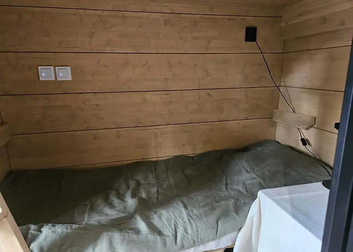 Aurora Welcome Newly Built Riverside *